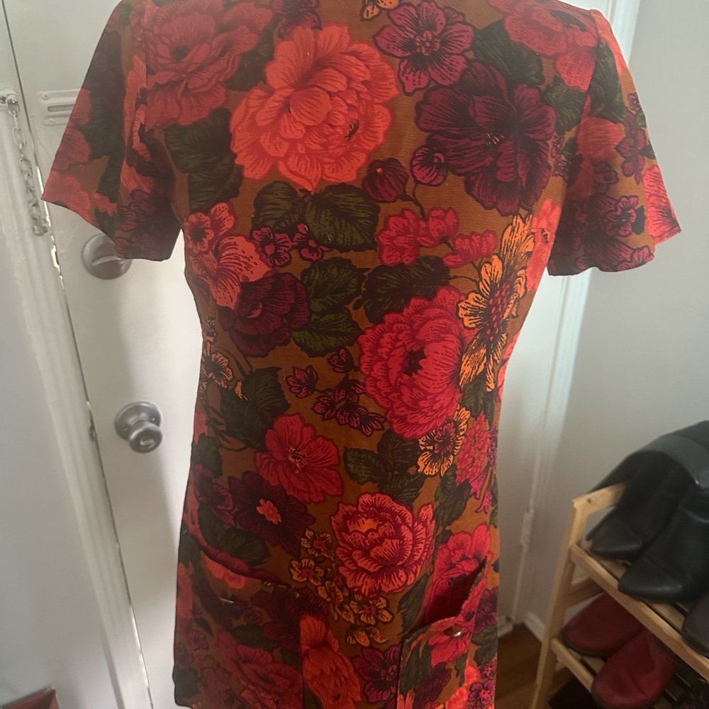 1960s Floral Shift Mini Dress with Pockets 🌺 🌼